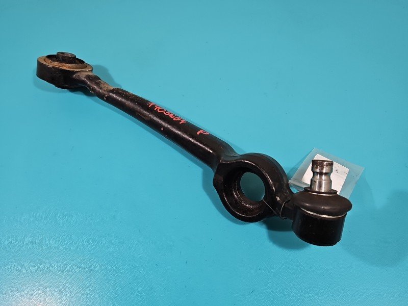 Wahacz przód prawy Audi 100 C4 przedni