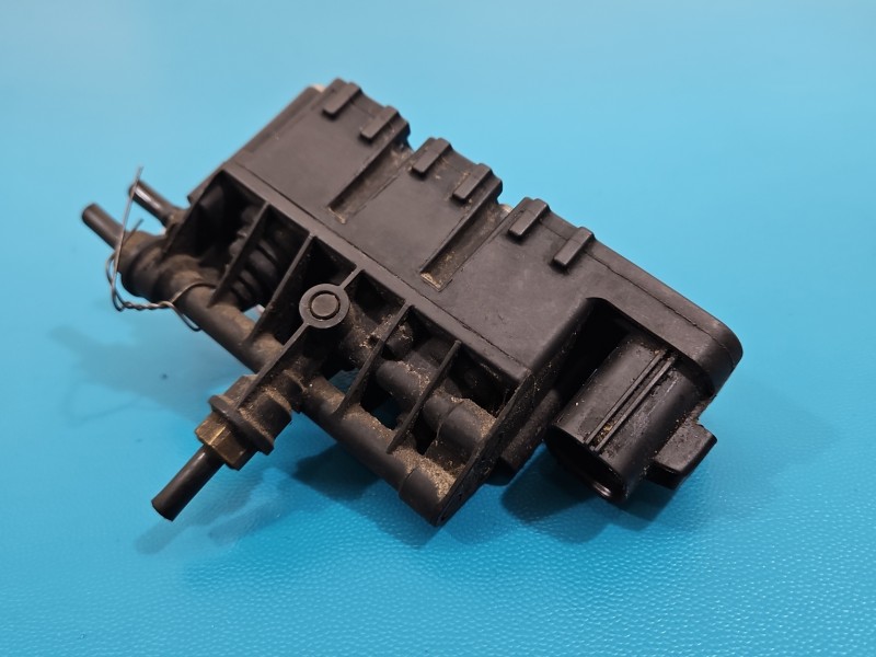 Rozdzielacz Land Range Rover sport I L320 3.6 TD V8 (368DT)