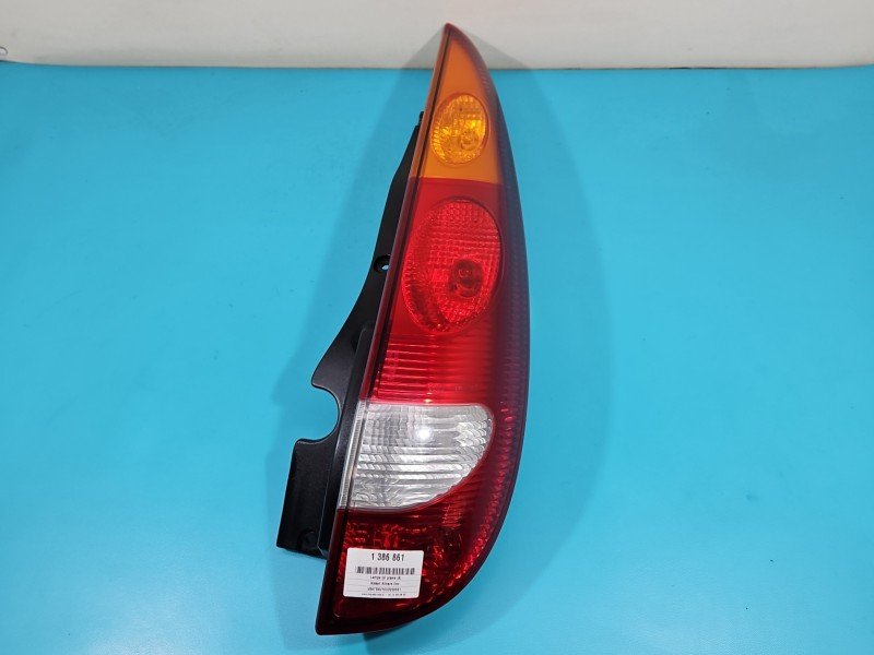 Lampa tył prawa Nissan Almera tino HB