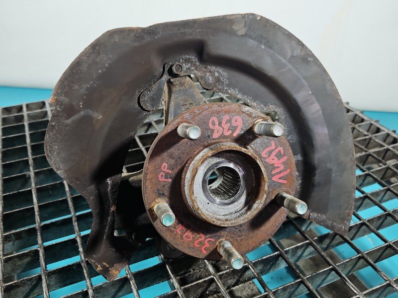Zwrotnica prawa piasta przód 1.6 CiTD MAZDA 3 II BL 08-13 Zwrotnica prawa piasta przód 1.6 CiTD MAZDA 3 II BL 08-13