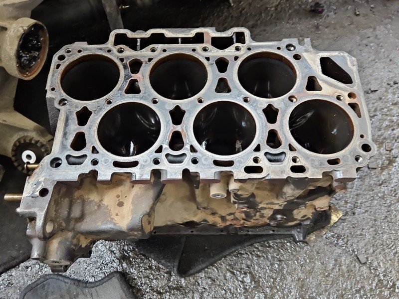 Blok silnika Vw Passat B6 3.2 FSI V6 (AXZ)
