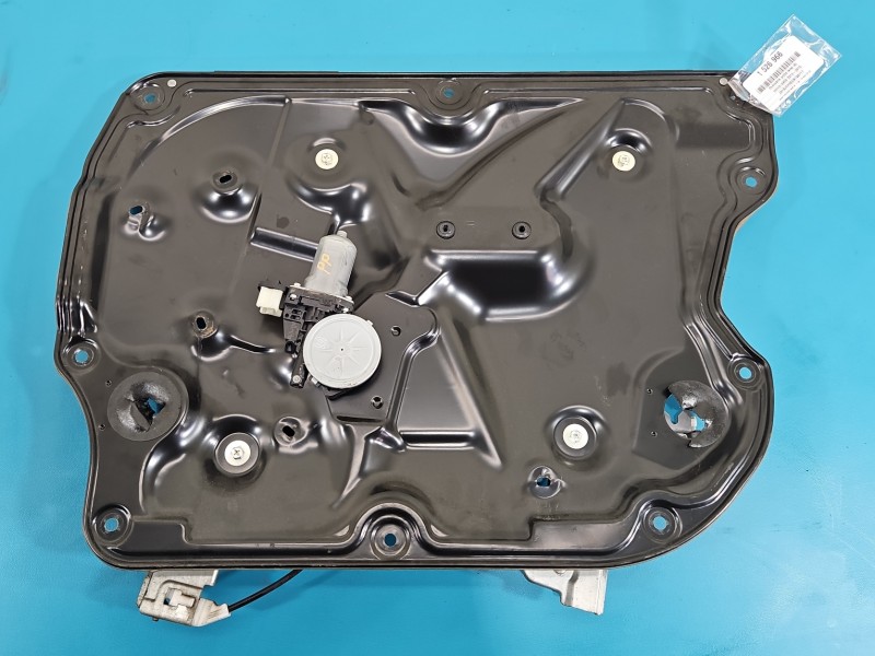 Podnośnik przód lewy INFINITI QX50 862040-0220 5d HB