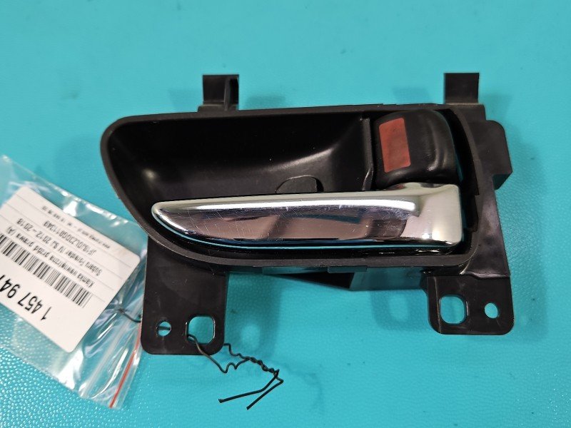Klamka wewnętrzna przód prawa Subaru Forester IV SJ 12-18 Klamka wewnętrzna przód prawa Subaru Forester IV SJ 12-18