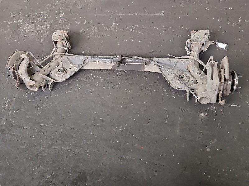 Tylna belka oś tył Nissan Juke I F15 10-19 1.5 dci K9K