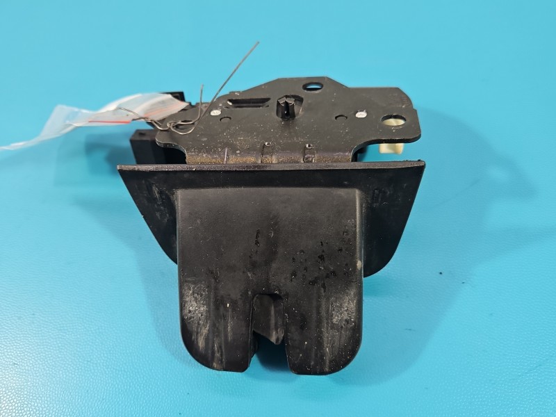 Zamek klapy tył Audi A4 B7 kombi KOMBI AVANT 8E9827520A