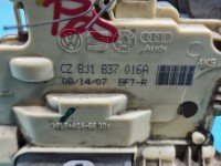 Zamek przód prawy 8J1837016A Audi A5 8T EUROPA Producent części: Audi, 7pin, Uszkodzony pancerz linki