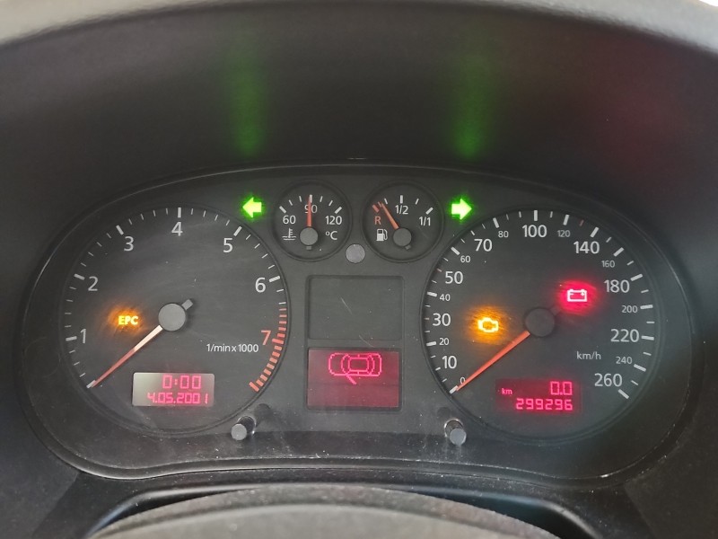 Licznik Audi A3 8L 1.6 8V 8L0920900F EUROPA