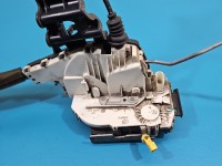 Zamek przód lewy P04589913AE Fiat Freemont EUROPA Producent części: FIAT, 4pin