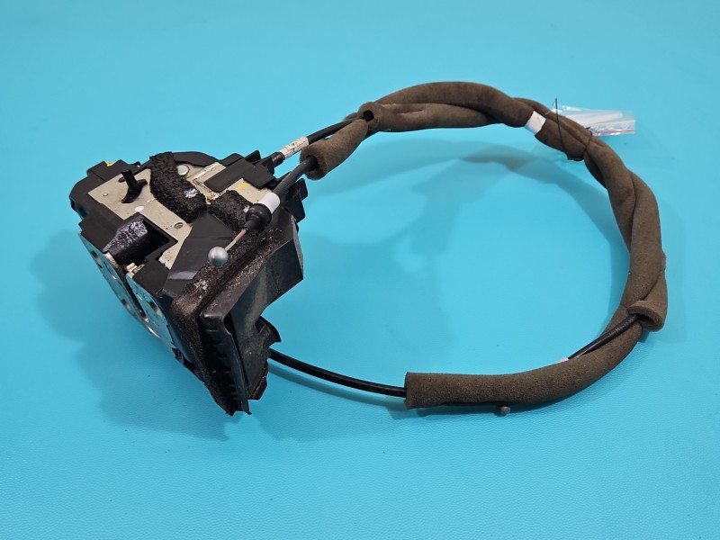 Zamek tył prawy Nissan Qashqai II J11 13-21 Nissan, 3 pin. Brak nr.