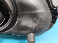 Klapka wlewu paliwa Vw Tiguan II 16- biały, Volkswagen, Europejska, Kod lakieru: LC9A, uszkodzone jedno mocowanie / biały...