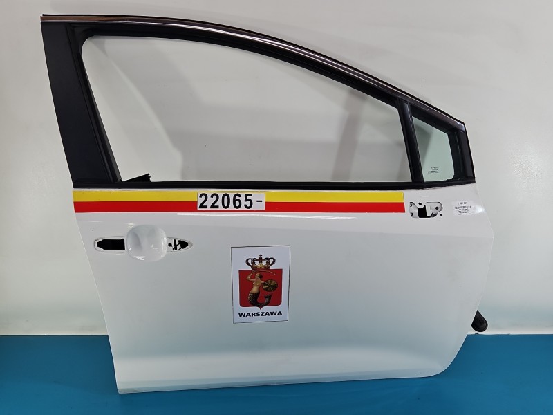 DRZWI PRZÓD PRAWE PASAŻERA Toyota Corolla E21 19- 4d 040