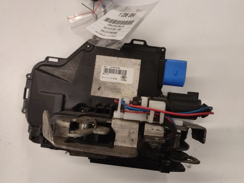 Zamek przód prawy 4E1837016A Audi A8 D3 EUROPA Producent części: Audi, Europejska, 7pin + 2pin / WERSJA POD DOCIĄG