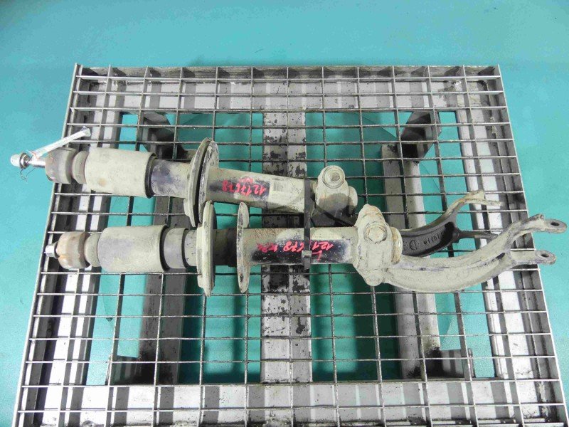 Amortyzator przód prawy przedni AUDI A4 B8