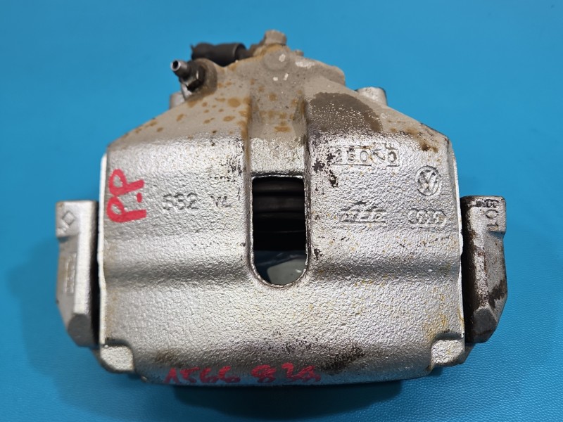 Zacisk przód prawy Vw Scirocco III 08- 1.4 TSI