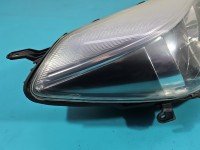 Reflektor prawy lampa przód Toyota Yaris III EUROPA