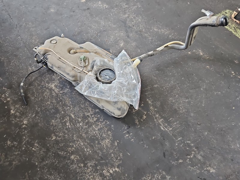 Zbiornik paliwa bak Citroen C3 III 16-24 1.2 12V 9805116680, 9828632580