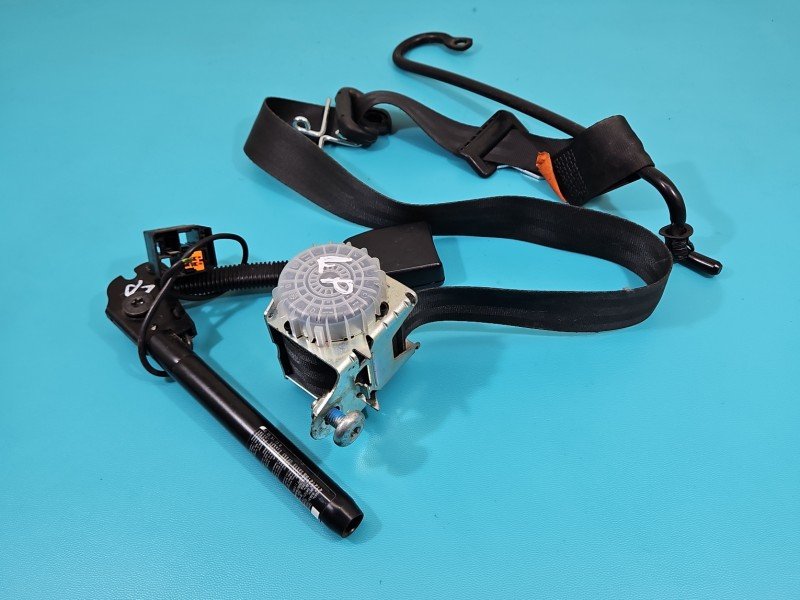 Pas bezpieczeństwa przód lewy kierowcy Ford Fiesta Mk6 EU