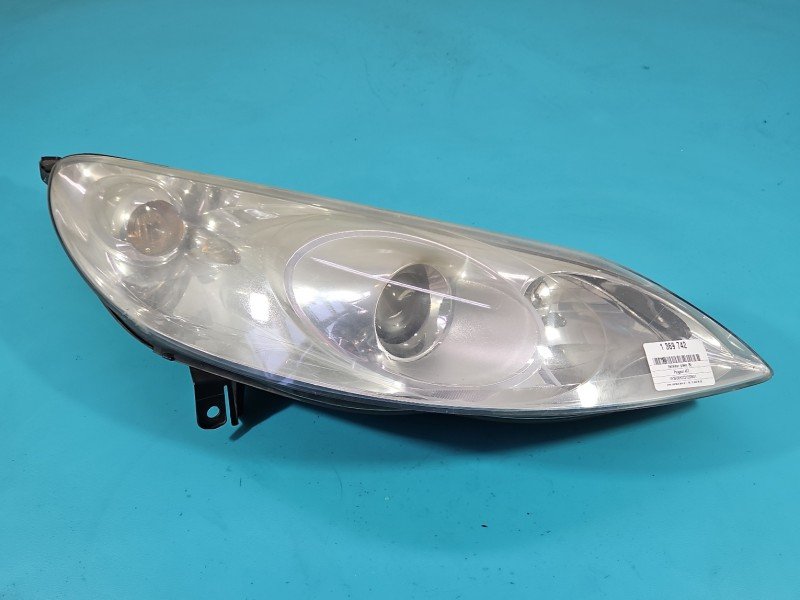 Reflektor prawy lampa przód Peugeot 407 EUROPA