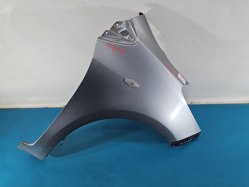 Błotnik przód prawy Toyota Yaris II 1F8