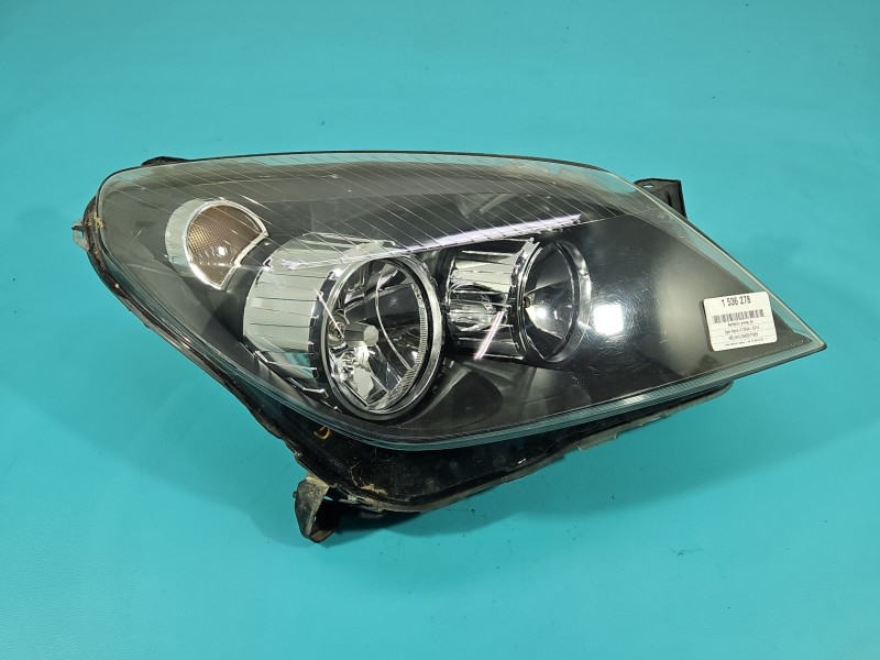 Reflektor prawy lampa przód Opel Astra III H EUROPA