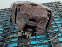 Zacisk przód lewy Peugeot Partner II 1.6 hdi