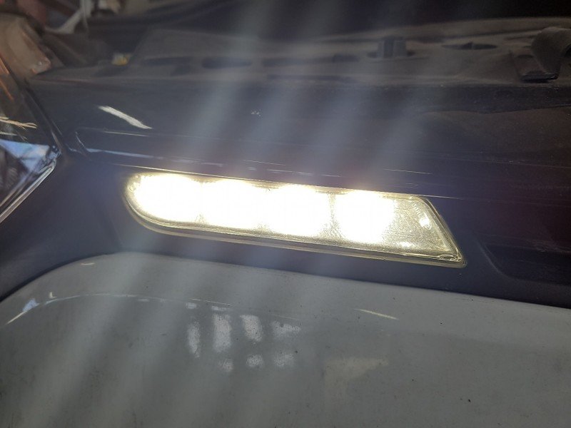 Światło jazdy dziennej prawe Renault Clio IV 12-20 266000411R, 89208541