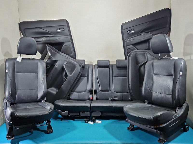 Fotele komplet kanapa Mitsubishi Outlander III 12-22