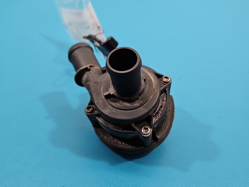 Pompka obiegu wody pompa Skoda Kodiaq I 2.0 tdi 5Q0965567J