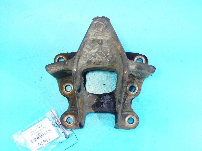 uchwyt mocowanie Nissan Atleon II 06-13