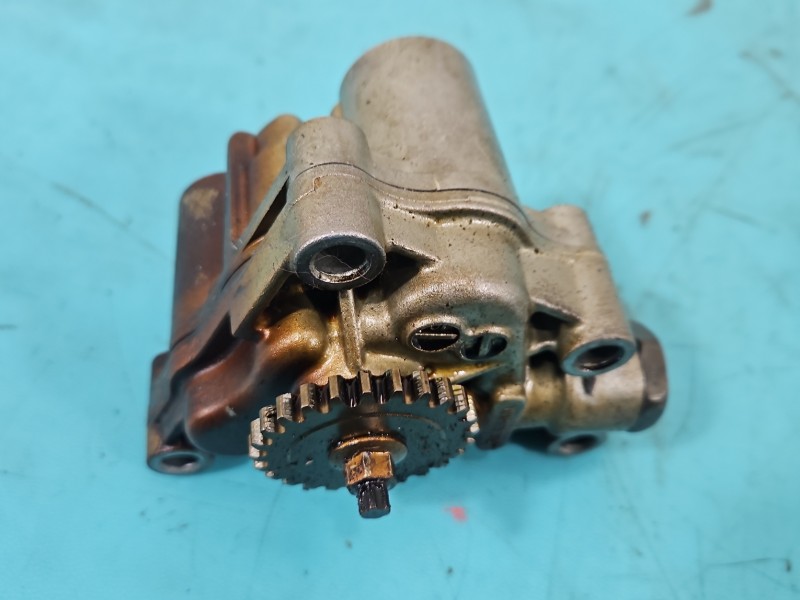 Pompa oleju Nissan Qashqai I J10 06-13 1.6 16V