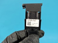 Przełącznik podgrzewania foteli Skoda Octavia III P5E0963105A