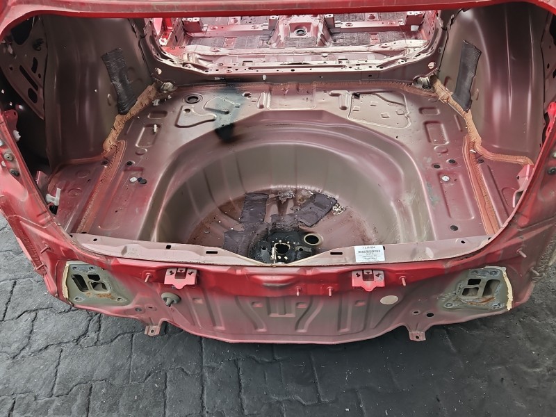 Pas tylny podłoga wanna bagażnika Toyota Corolla E21 19- sedan