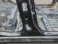 Próg prawy SŁUPEK ŚRODKOWY B Infiniti Q30 HB 5d czarny GAC