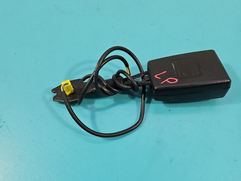 Pas bezpieczeństwa przód lewy kierowcy Mercedes Vito W639 6398600069 EU