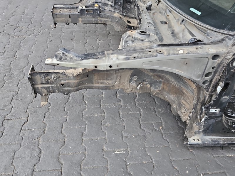 Podłużnica lewa fartuch ćwiartka Audi A3 8V LY9B