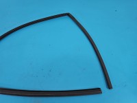 Uszczelka drzwi przód lewa Toyota Rav4 V