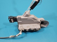 Zamek przód lewy 104238 Peugeot 3008 II EUROPA Peugeot, 6 PIN