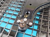 Wahacz przód lewy Opel Zafira B przedni