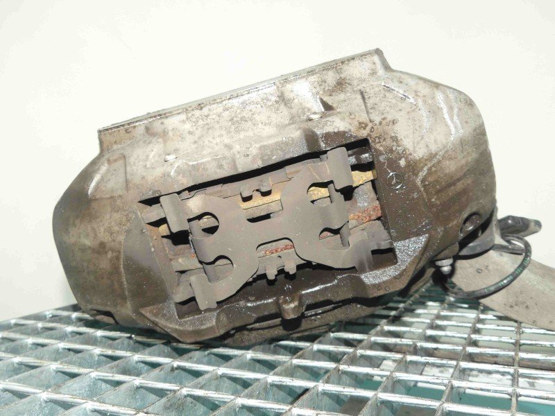 Zacisk przód lewy MERCEDES GLC coupe X253 15- 2.0 T