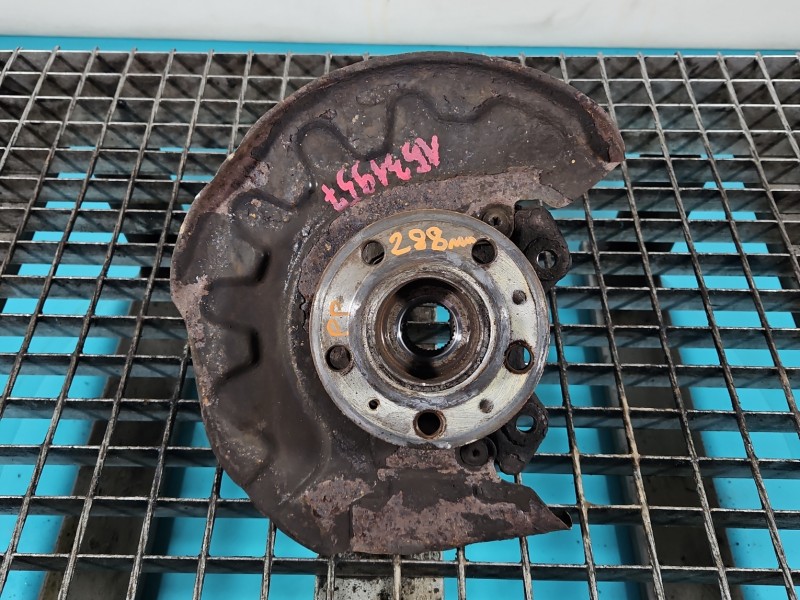 Zwrotnica prawa piasta przód 1.4 TDI Skoda Fabia III