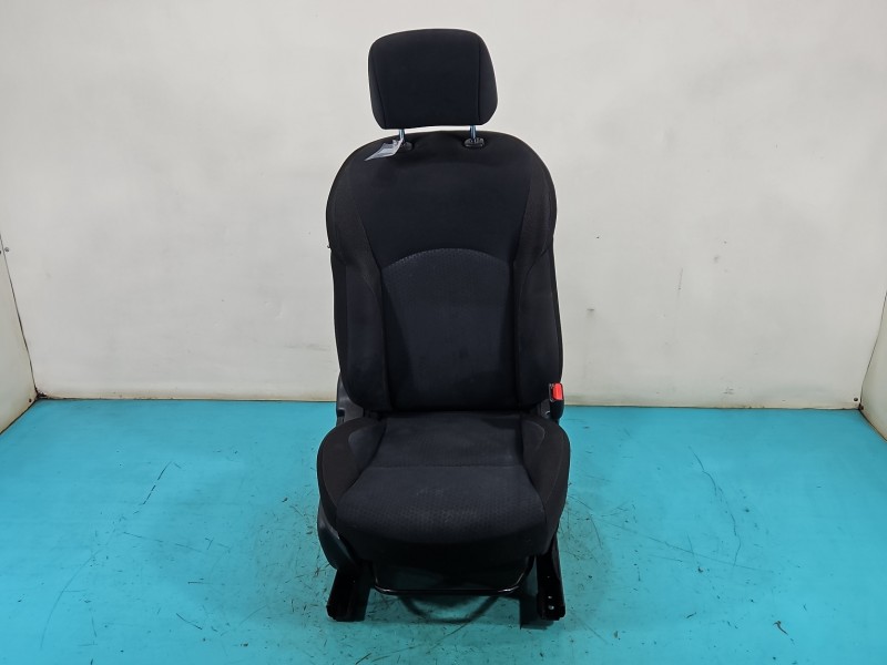 Fotel prawy przód pasażera Nissan Juke I F15 10-19 5d EUROPA