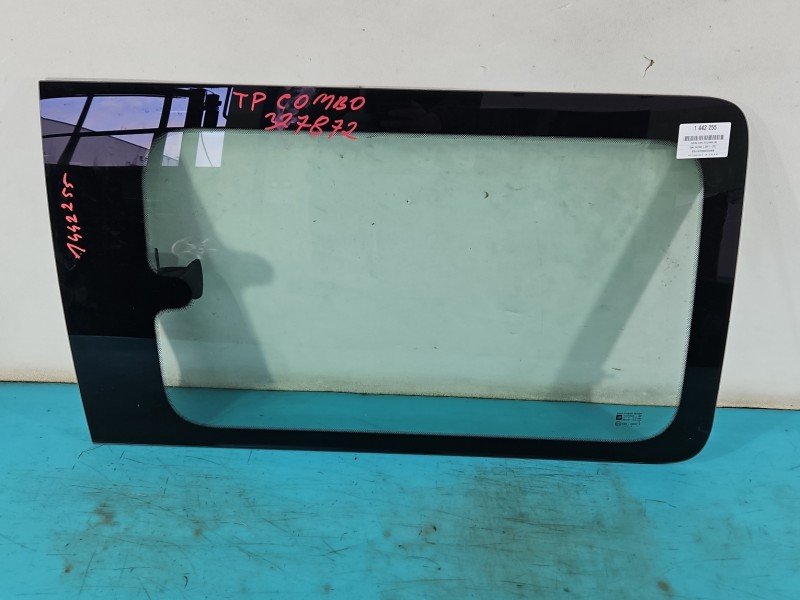 Szyba drzwi tył prawa Opel Combo C HB Szyba drzwi tył prawa Opel Combo C HB