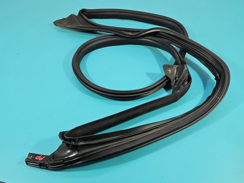 Uszczelka drzwi przód prawa Tesla Model 3 2017-