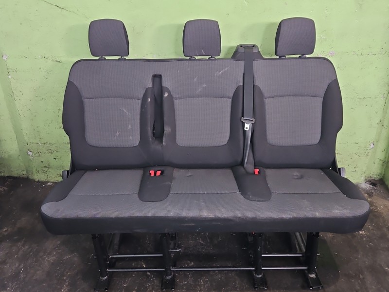 Fotel tył lewy III rząd tylny Renault Trafic III 3 rząd