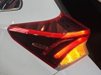Lampa tył lewa Toyota Auris II kombi