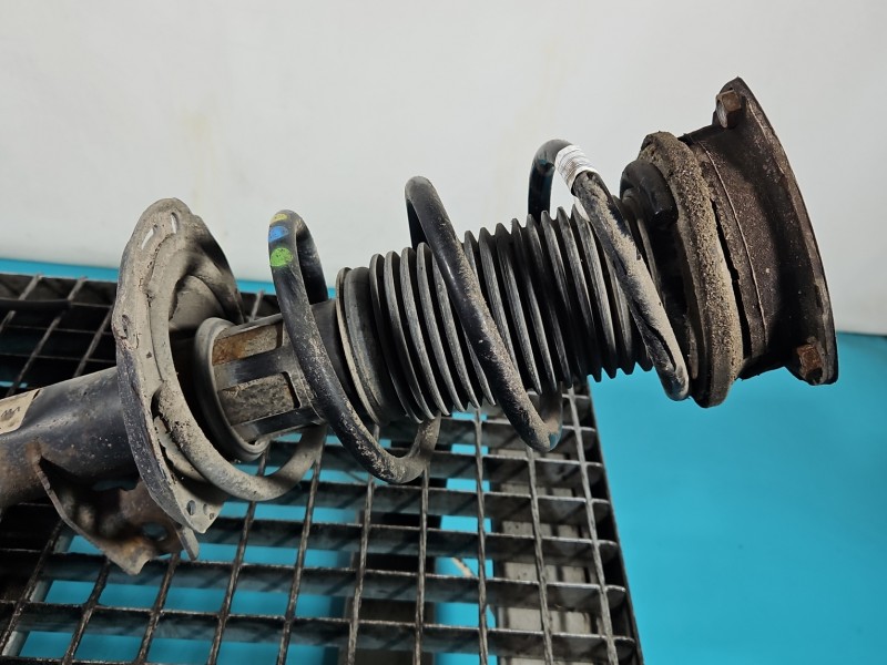 Sprężyna przód przednia Vw Passat B8 1.4 tsi