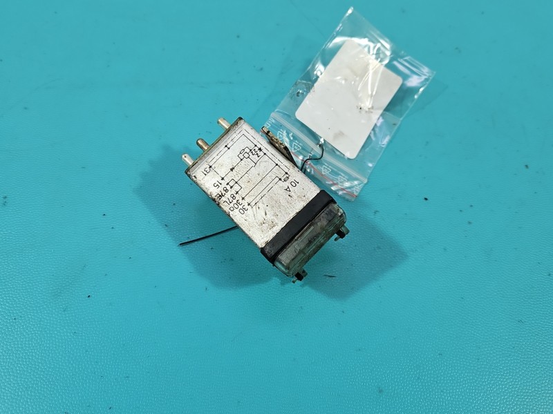 Przekaźnik Mercedes 124 2015403245