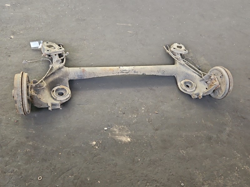 Tylna belka oś tył Opel Corsa E 1.4 16V (B14xer)