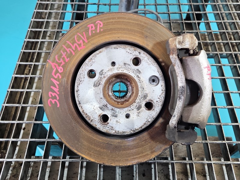 Zwrotnica prawa piasta przód 1.0 vvti Toyota Aygo II 14-22