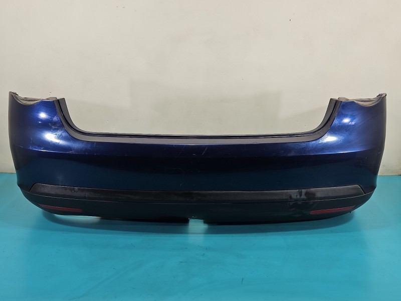 Zderzak tył Vw Jetta V granatowy LD5Q sedan